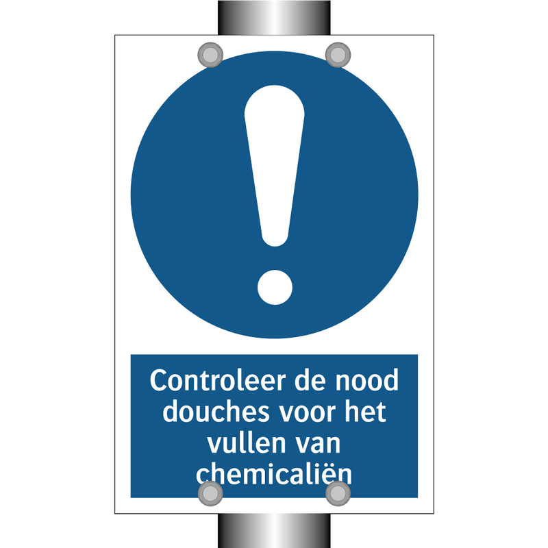 Controleer de nood douches voor het vullen van chemicaliën