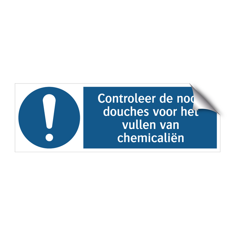 Controleer de nood douches voor het vullen van chemicaliën