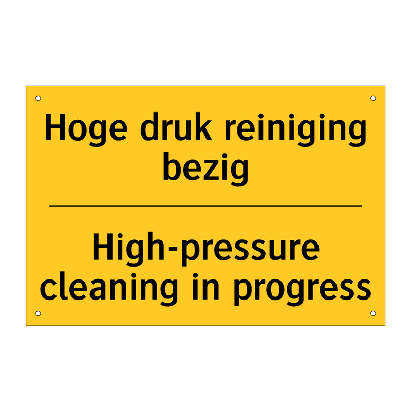 Hoge druk reiniging bezig - High-pressure cleaning in progress