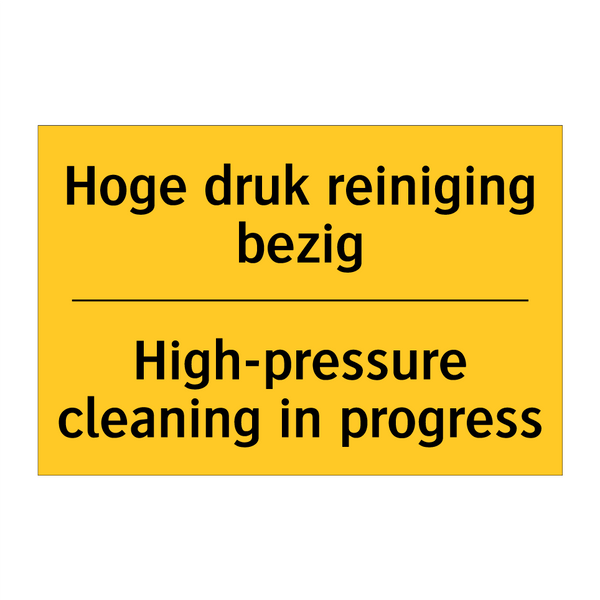 Hoge druk reiniging bezig - High-pressure cleaning in progress